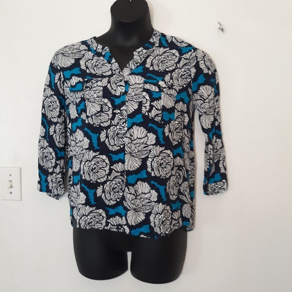 Stylus blue floral button down blouse